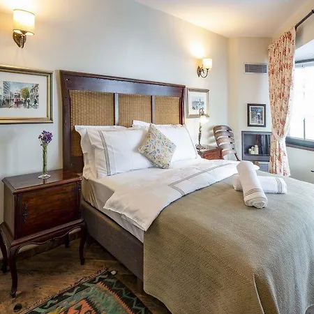 Khalkedon Boutique *